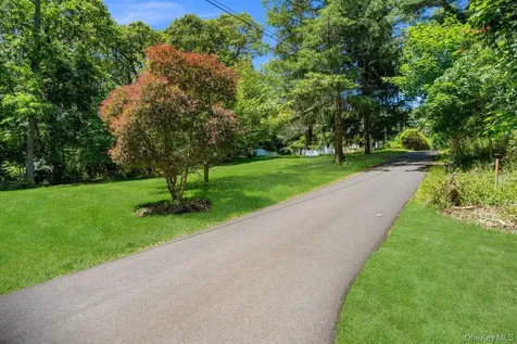 47 Lubber Street Stony Brook NY 11790