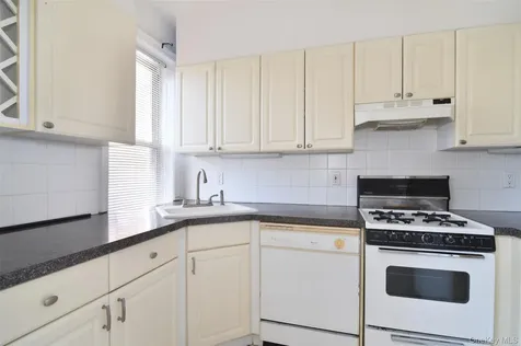 280 Bronxville Road Bronxville NY 10708