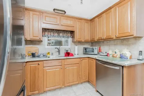 87 Etville Avenue Yonkers NY 10703