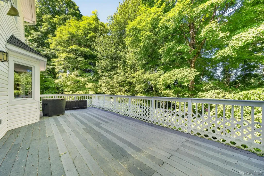11 Arbutus Street Putnam Valley NY 10579