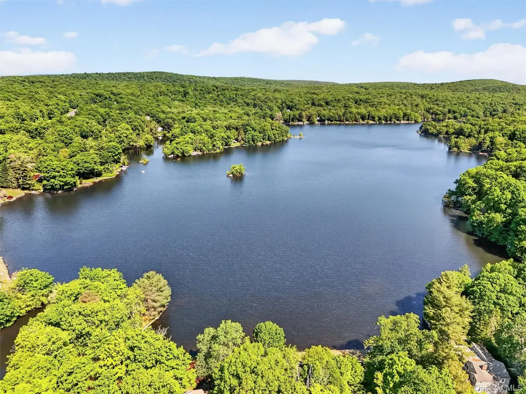 11 Arbutus Street Putnam Valley NY 10579
