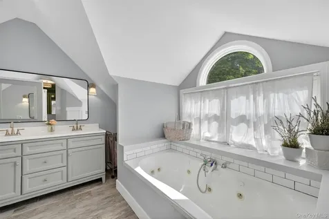 11 Arbutus Street Putnam Valley NY 10579