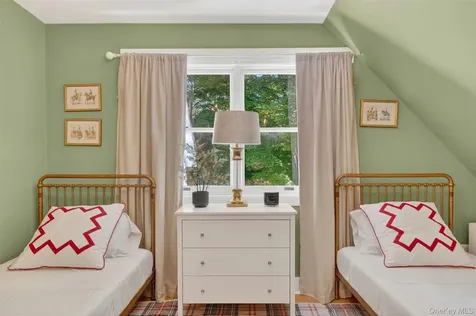 11 Arbutus Street Putnam Valley NY 10579