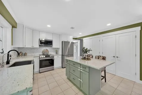 11 Arbutus Street Putnam Valley NY 10579