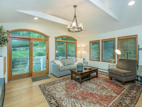 7 Cedar Lane Glen Head NY 11545
