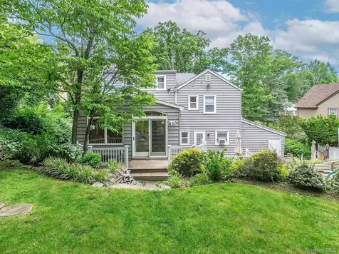 7 Cedar Lane Glen Head NY 11545