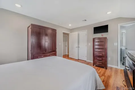 176-06 145 Drive Springfield Gardens NY 11434