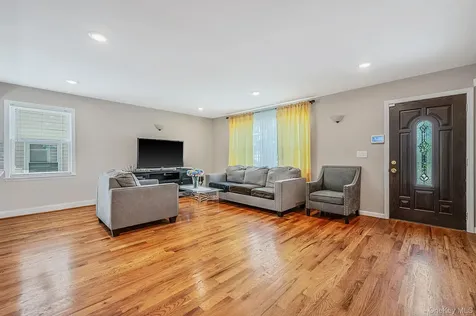 176-06 145 Drive Springfield Gardens NY 11434
