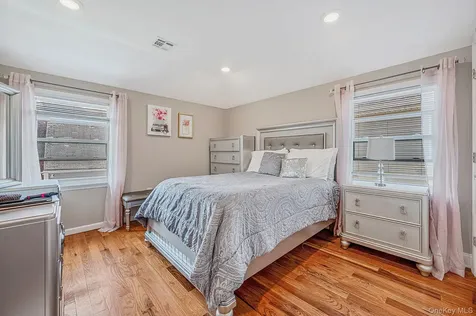 176-06 145 Drive Springfield Gardens NY 11434