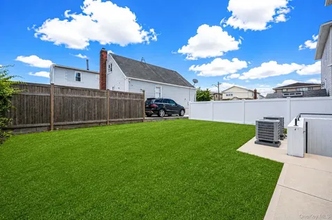 176-06 145 Drive Springfield Gardens NY 11434