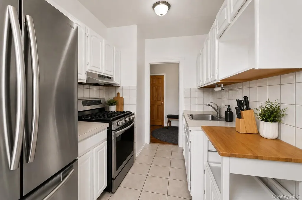 472 Gramatan Avenue Mount Vernon NY 10552