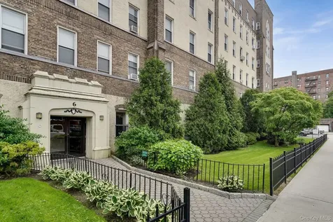 472 Gramatan Avenue Mount Vernon NY 10552