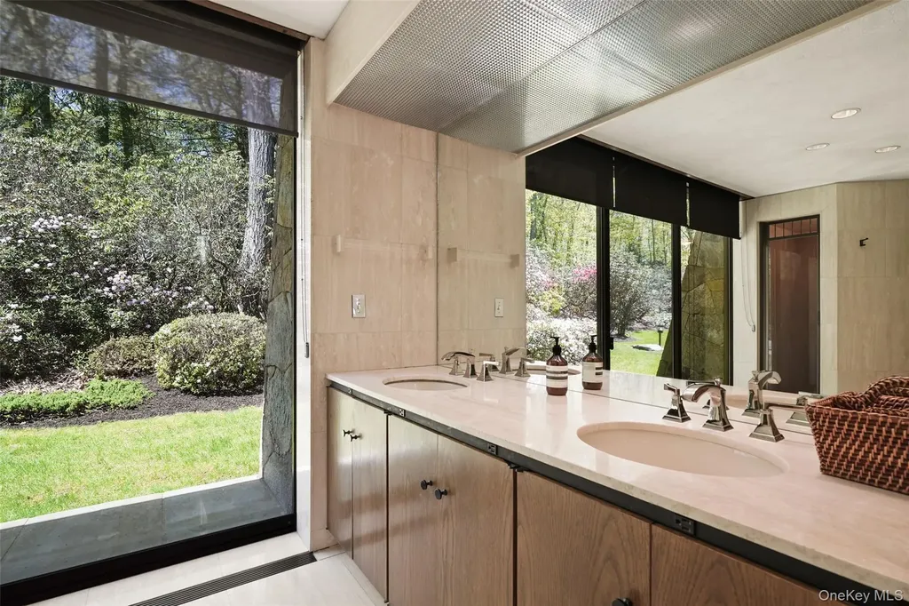 164 Eastwoods Road Pound Ridge NY 10576
