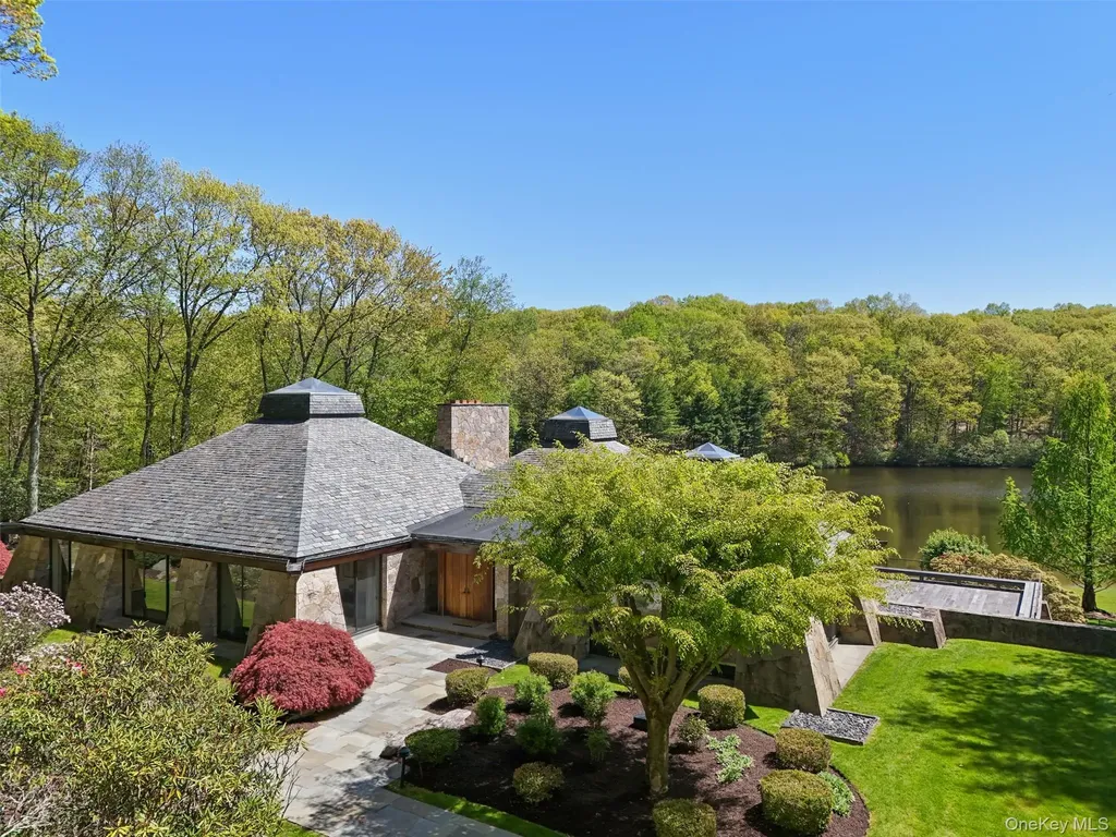 164 Eastwoods Road Pound Ridge NY 10576