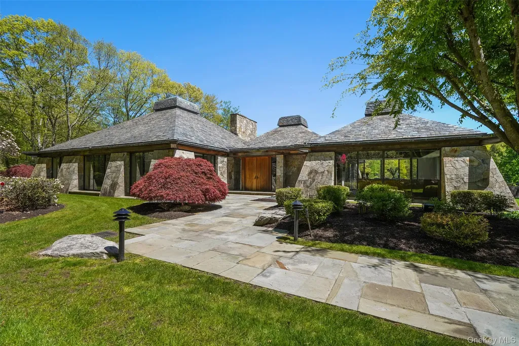 164 Eastwoods Road Pound Ridge NY 10576