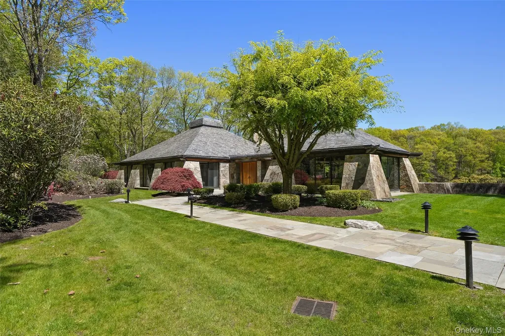 164 Eastwoods Road Pound Ridge NY 10576