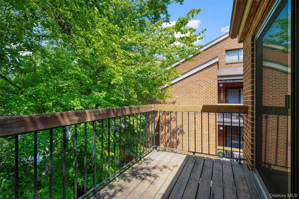 18 Bronxville Glen Drive Bronxville NY 10708