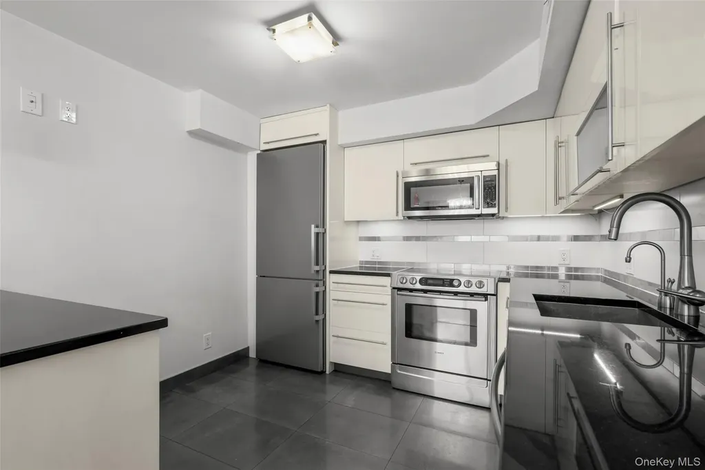 18 Bronxville Glen Drive Bronxville NY 10708