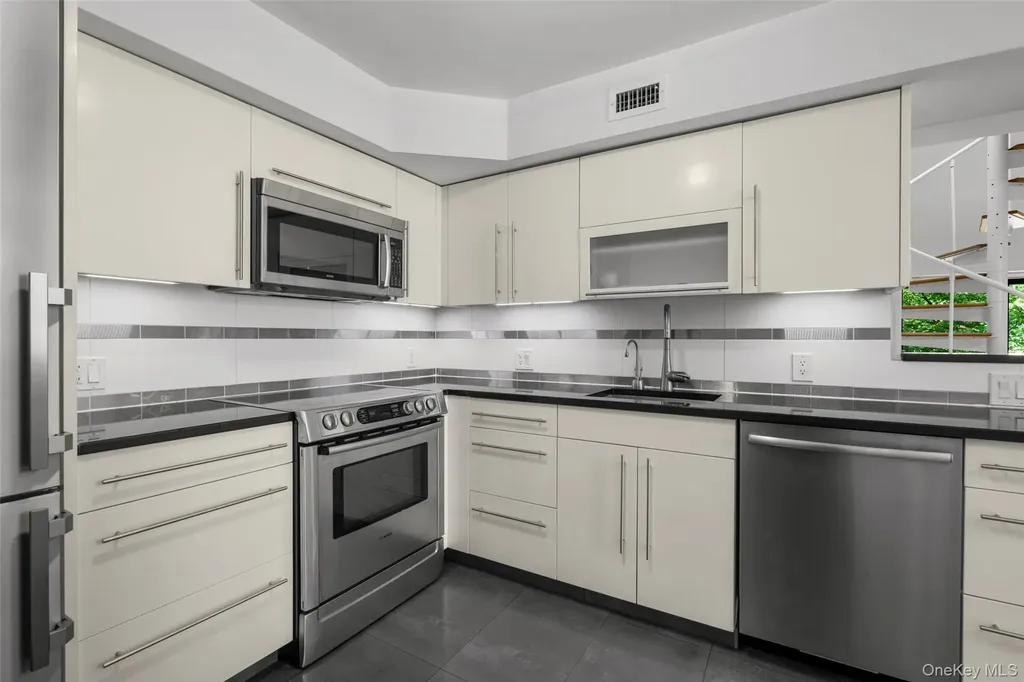 18 Bronxville Glen Drive Bronxville NY 10708