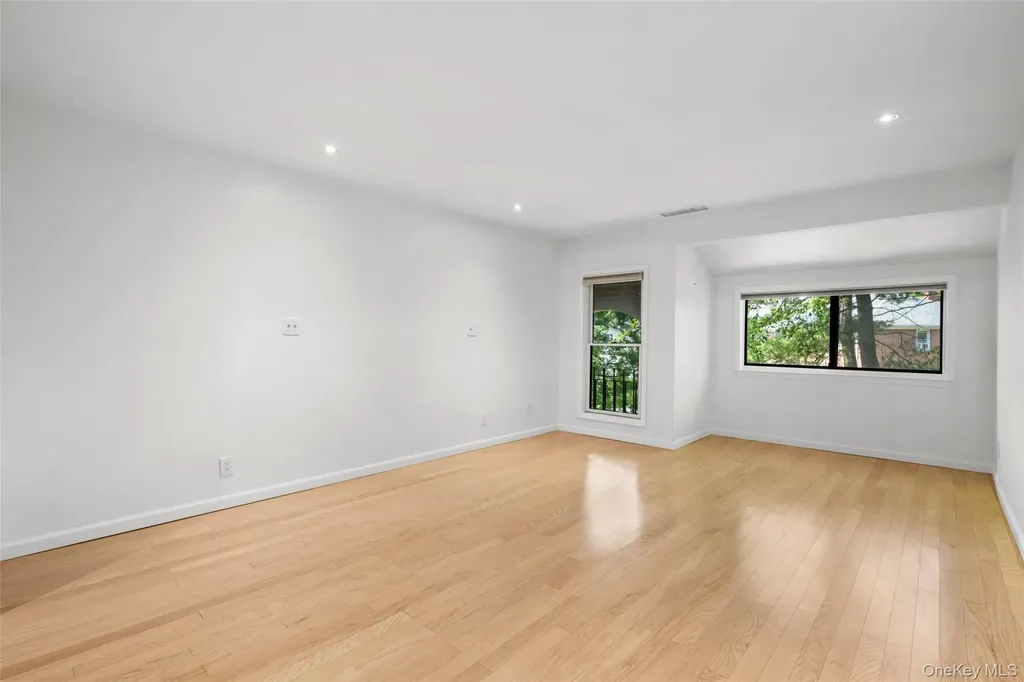 18 Bronxville Glen Drive Bronxville NY 10708