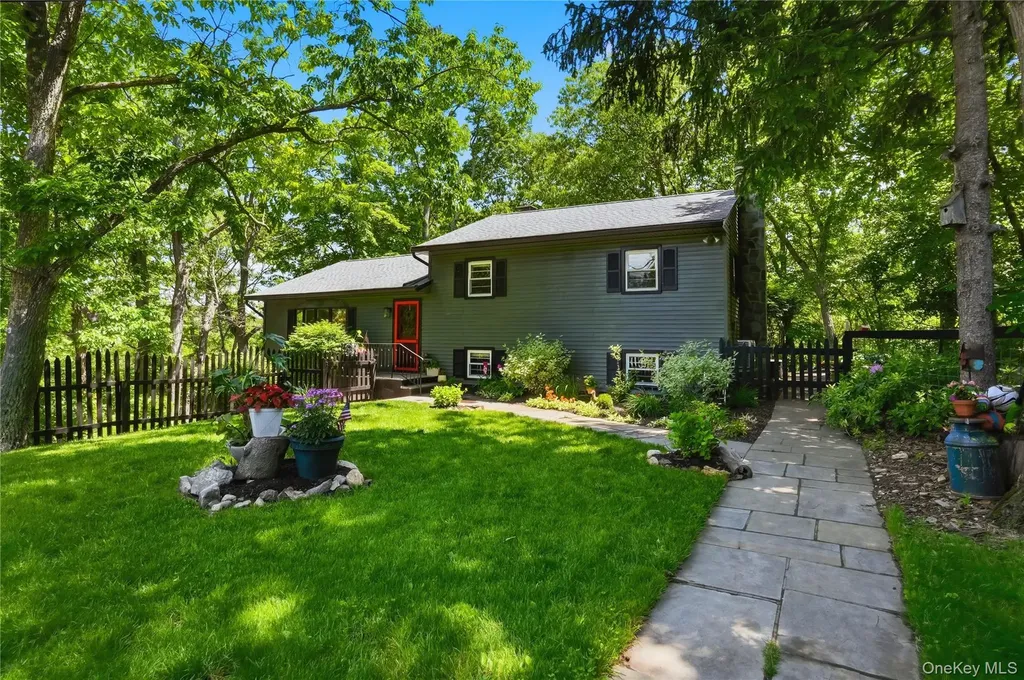 16 Howland Road Garrison NY 10524