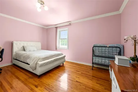 7355 194th Street Fresh Meadows NY 11366