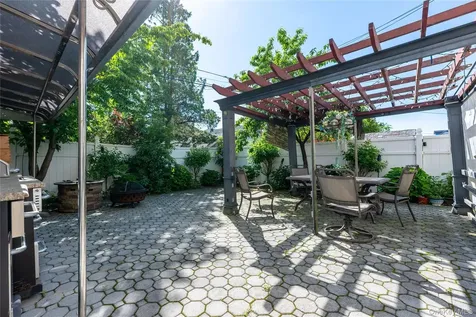 7355 194th Street Fresh Meadows NY 11366