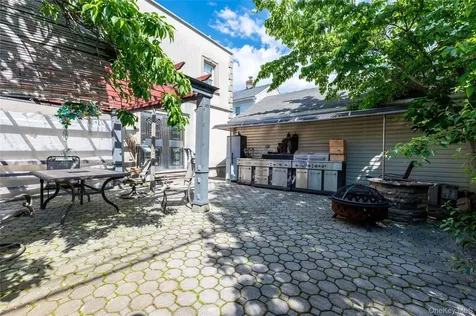 7355 194th Street Fresh Meadows NY 11366