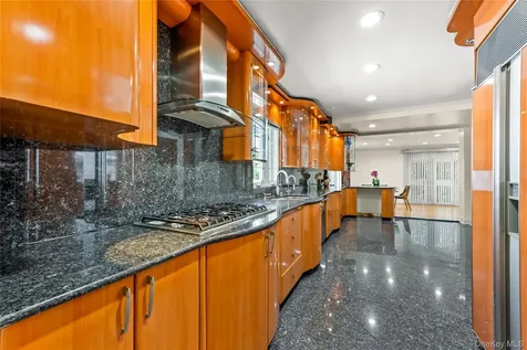 7355 194th Street Fresh Meadows NY 11366