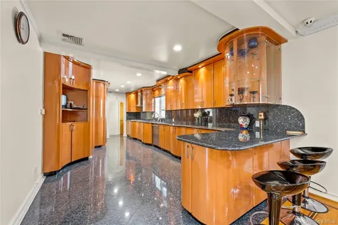 7355 194th Street Fresh Meadows NY 11366