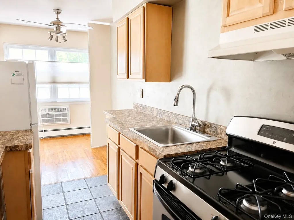 8 Colonial Road Beacon NY 12508