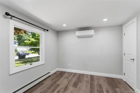 26 Halfcircle Drive Holbrook NY 11741