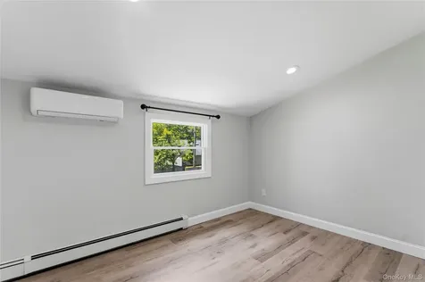 26 Halfcircle Drive Holbrook NY 11741
