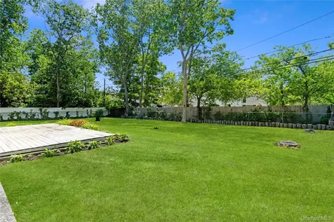 26 Halfcircle Drive Holbrook NY 11741