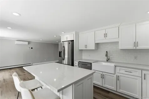 26 Halfcircle Drive Holbrook NY 11741