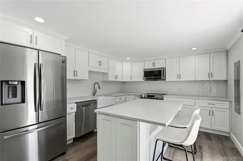 26 Halfcircle Drive Holbrook NY 11741