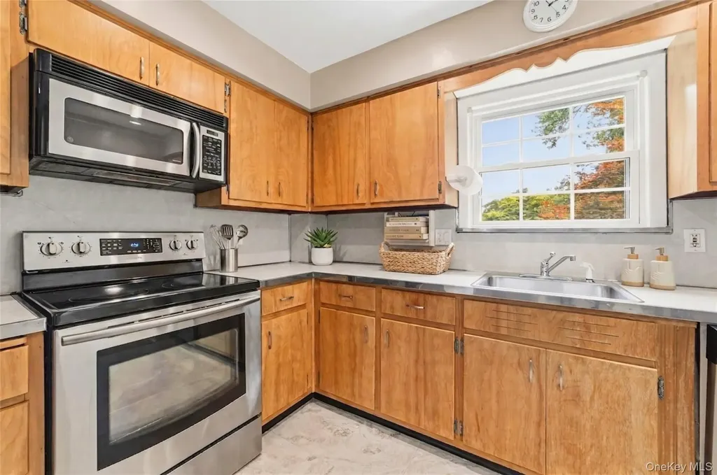342 Roberts Avenue Yonkers NY 10703
