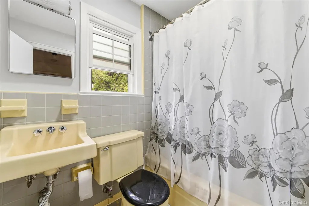 342 Roberts Avenue Yonkers NY 10703