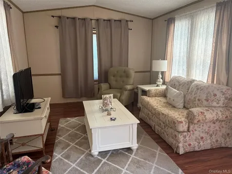 525/B11 Riverleigh Avenue Riverhead NY 11901