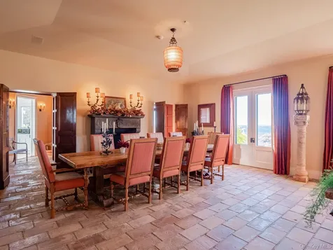 129 W Meadow Lane Millbrook NY 12545