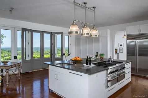 129 W Meadow Lane Millbrook NY 12545