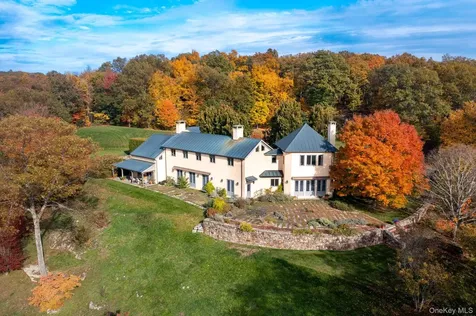 129 W Meadow Lane Millbrook NY 12545