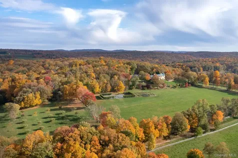 129 W Meadow Lane Millbrook NY 12545