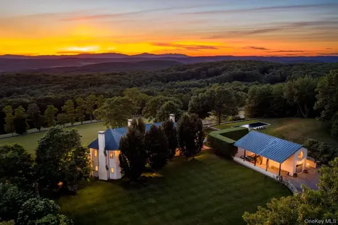 129 W Meadow Lane Millbrook NY 12545