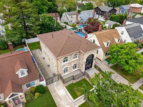 2374 207th Street Bayside NY 11360