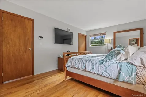 224 Willow Drive Briarcliff Manor NY 10510