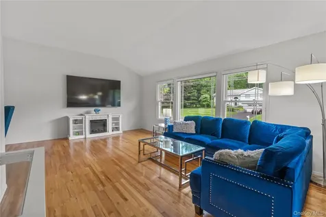 224 Willow Drive Briarcliff Manor NY 10510