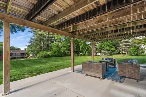 224 Willow Drive Briarcliff Manor NY 10510