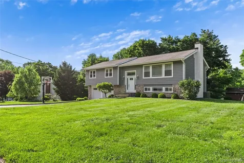 224 Willow Drive Briarcliff Manor NY 10510