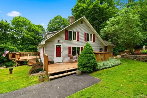 236 Hosner Mountain Road Hopewell Junction NY 12533